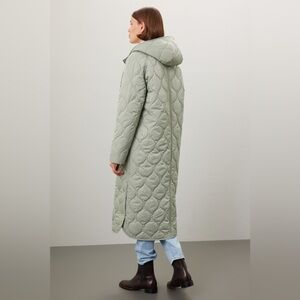 Lou & Grey Quilted Long Coat